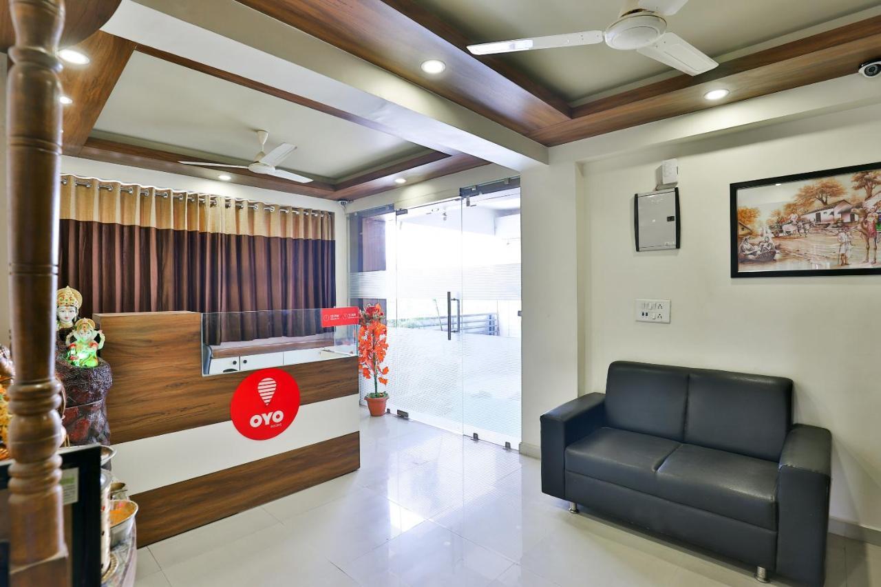 Oyo 15417 Red Rose Ahmedabad Exterior foto