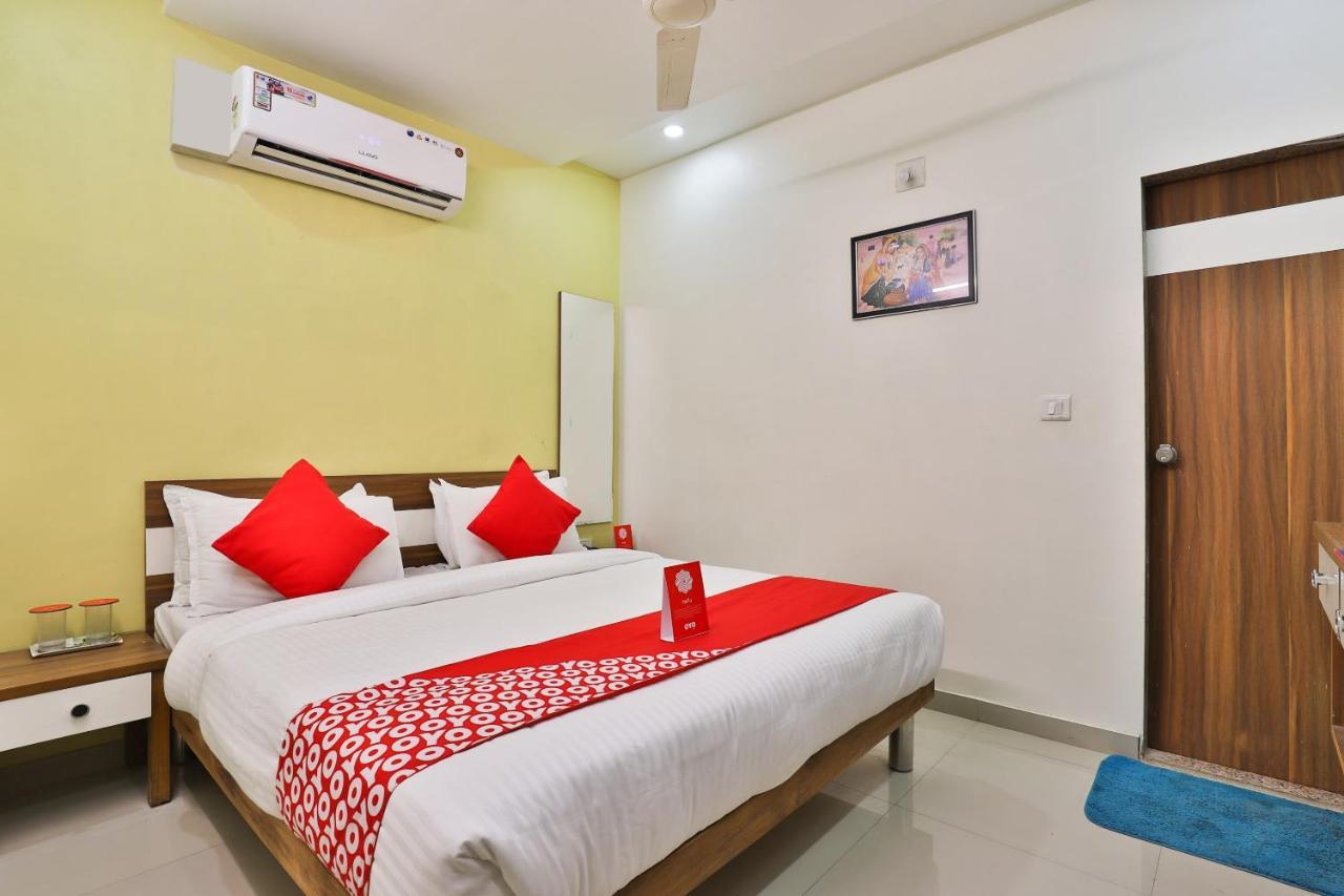 Oyo 15417 Red Rose Ahmedabad Exterior foto