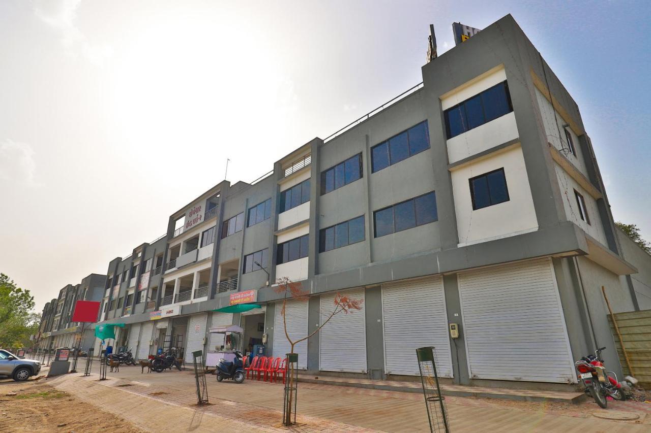Oyo 15417 Red Rose Ahmedabad Exterior foto