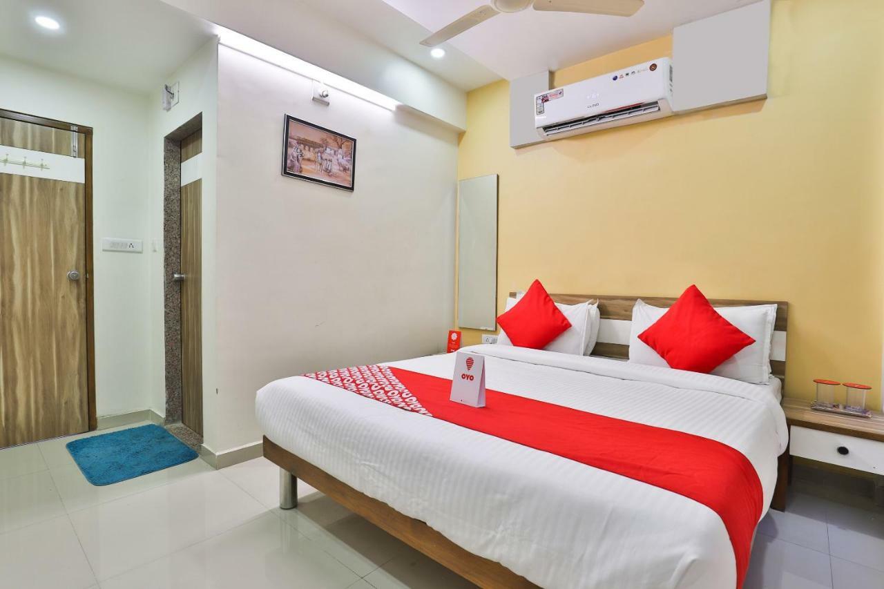 Oyo 15417 Red Rose Ahmedabad Exterior foto