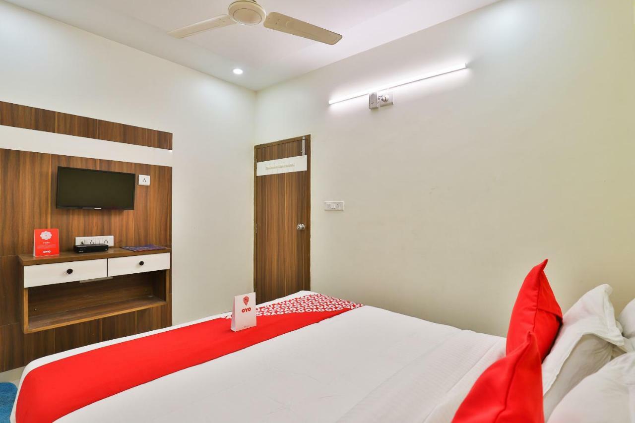 Oyo 15417 Red Rose Ahmedabad Exterior foto